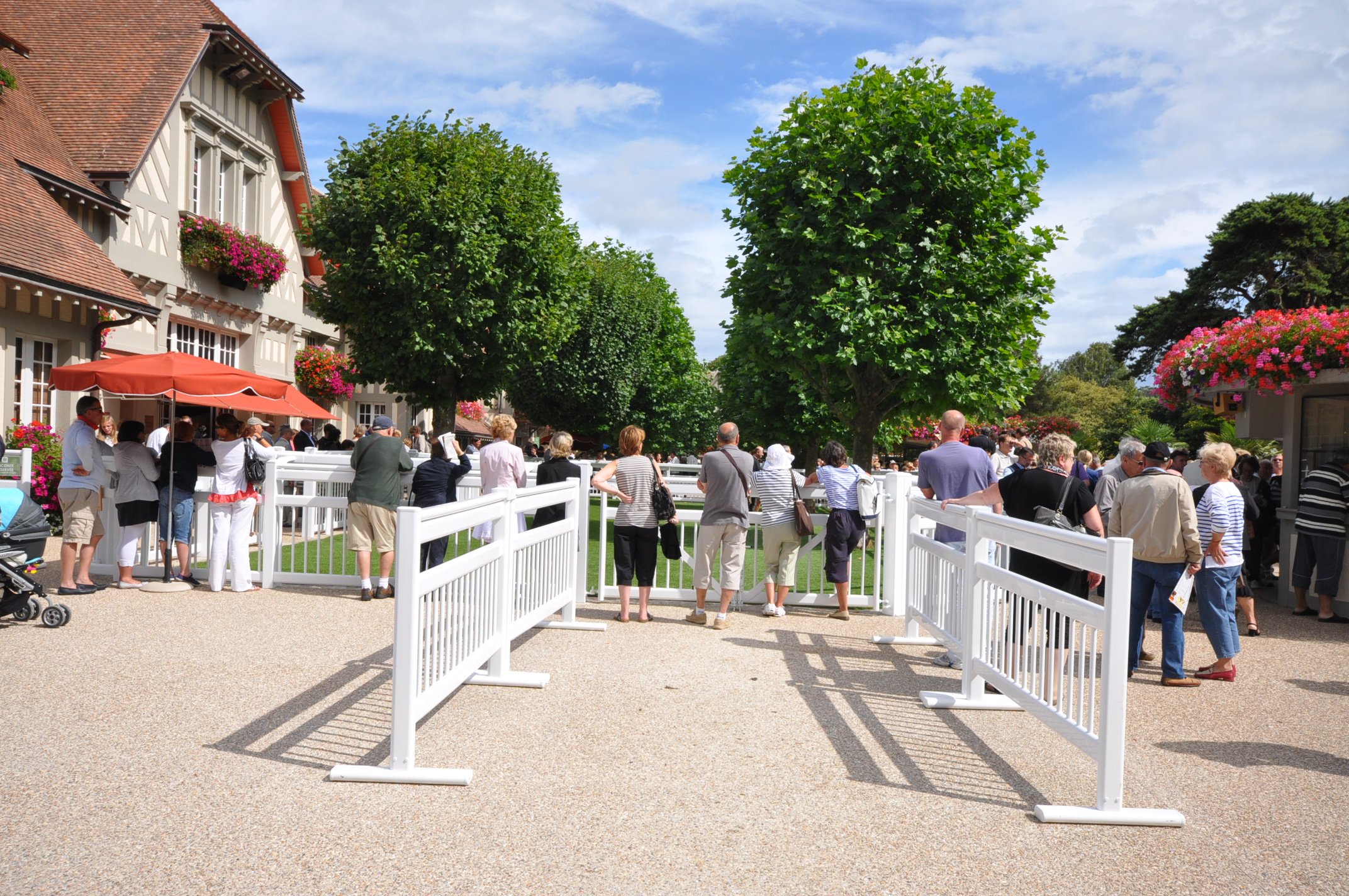 Chantilly Barriers